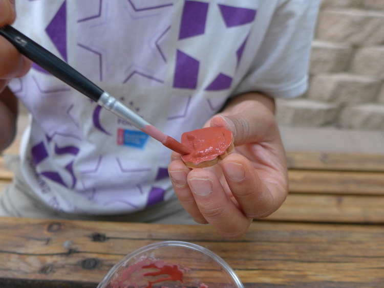 painting an amulet